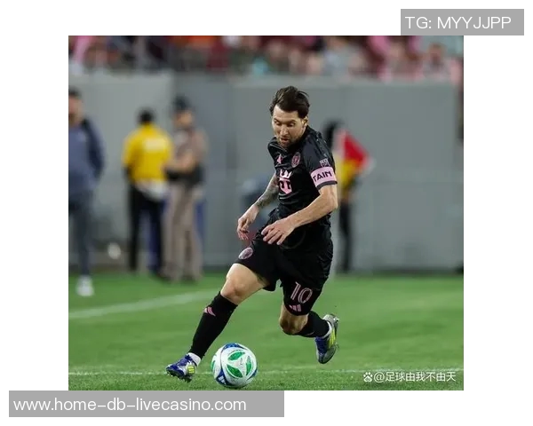 足球右后卫的战术角色与技术要求解析及其在现代足球中的重要性